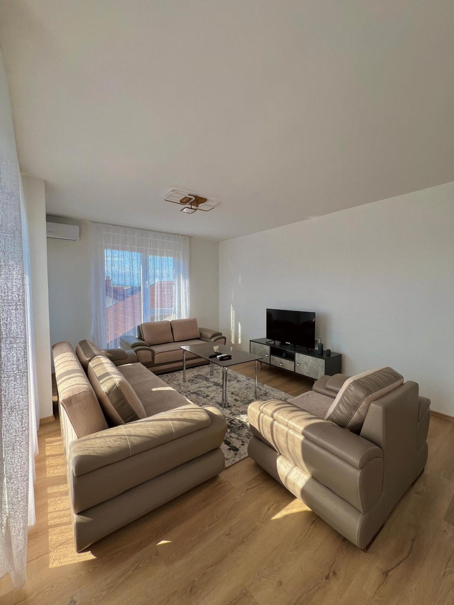 Holiday Apartments Gjakova Rum bild