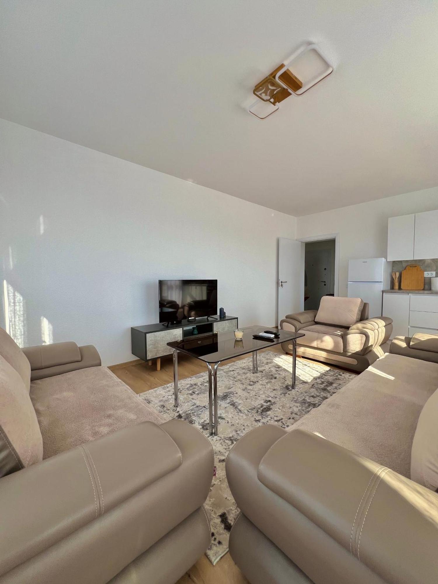 Holiday Apartments Gjakova Rum bild